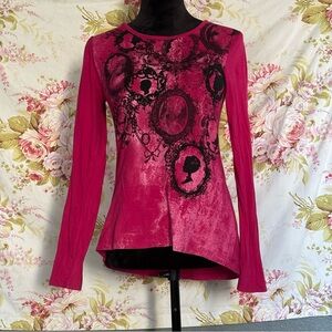 Women's Pink Graphic Long Sleeve Top. Size XL.